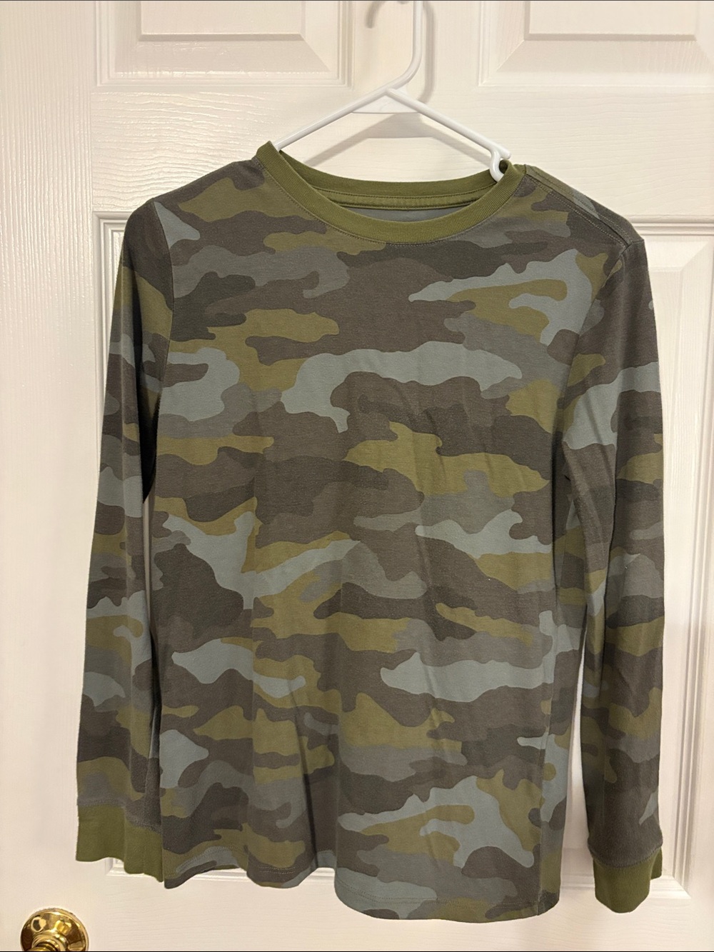 Cat & Jack Camo Long-Sleeve Crewneck Shirt - Olive/Gray